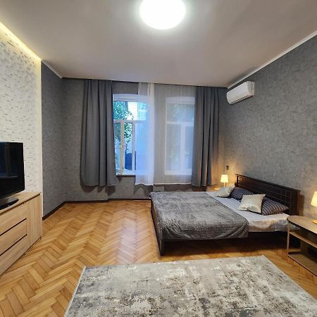 O.O.Apart.2 Apartman Csernyivci Kültér fotó