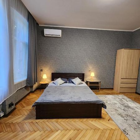 O.O.Apart.2 Apartman Csernyivci Kültér fotó