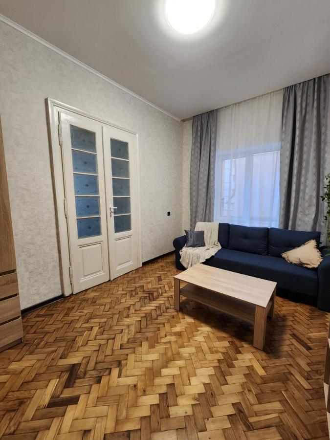 O.O.Apart.2 Apartman Csernyivci Kültér fotó